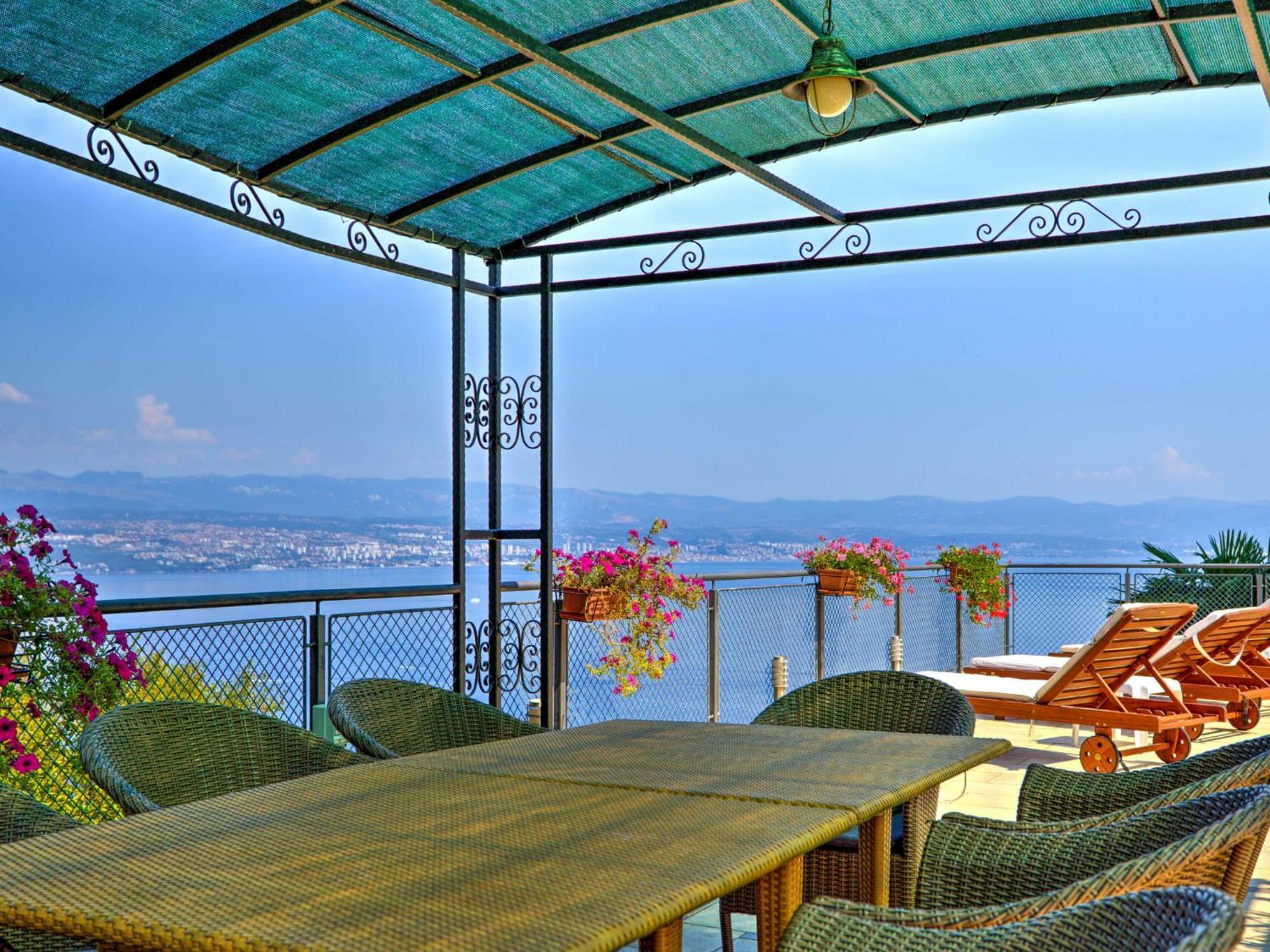 Apartment Laurus-3 By Interhome Lovran Dış mekan fotoğraf